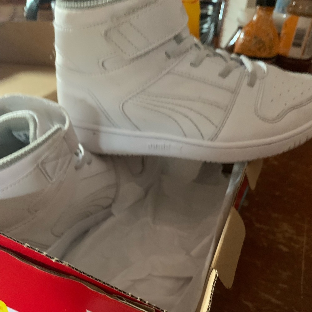 White puma kids size 3